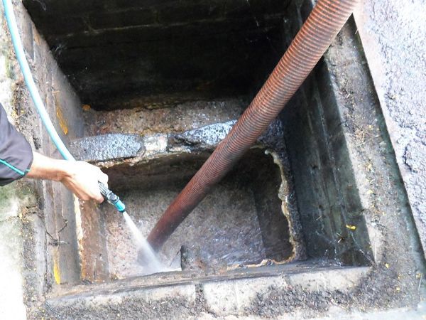 Desentupimento de caixa de gordura 24h em Blumenau